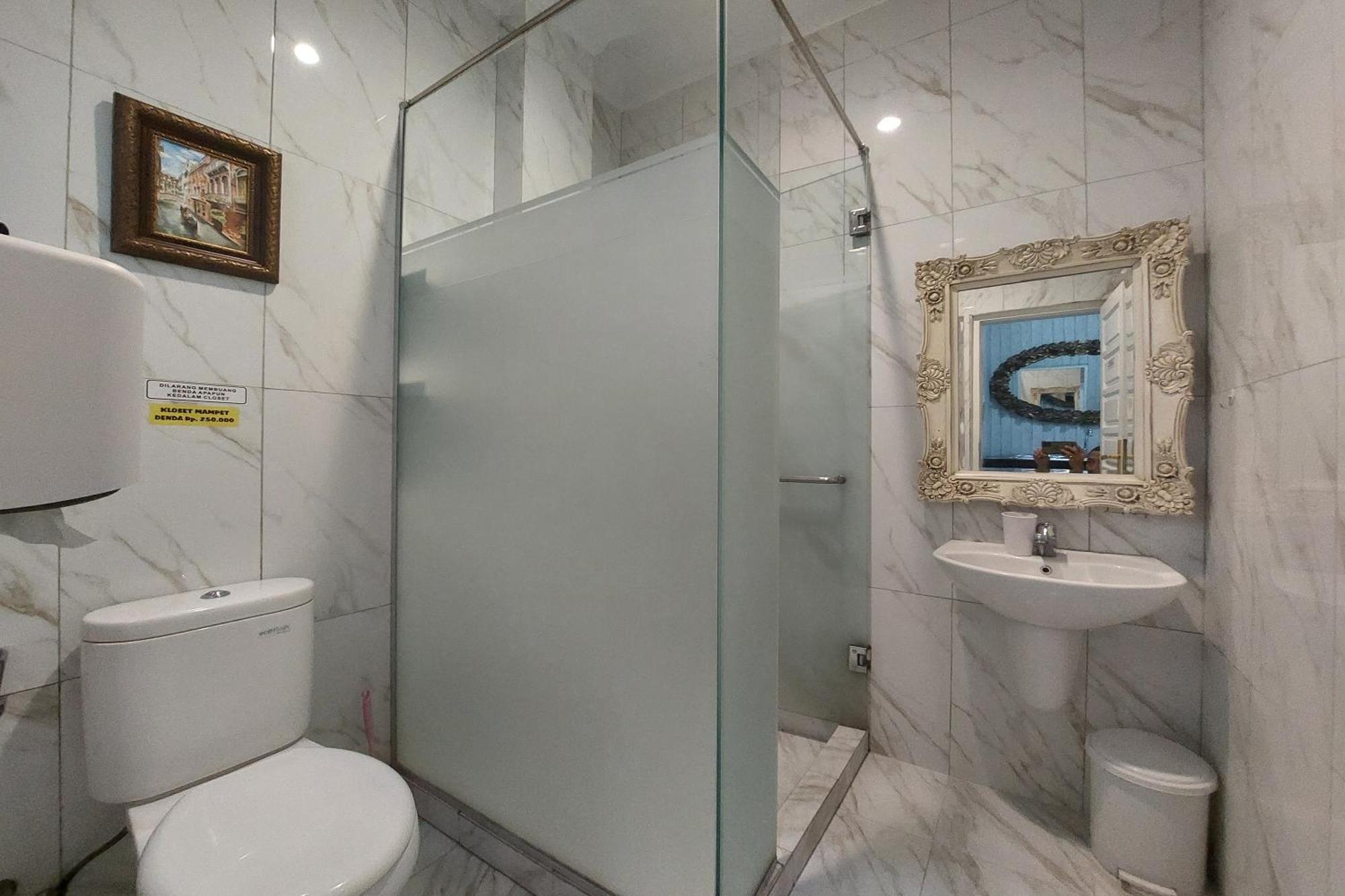 Nonie'S Huis Hotel Medan Luaran gambar