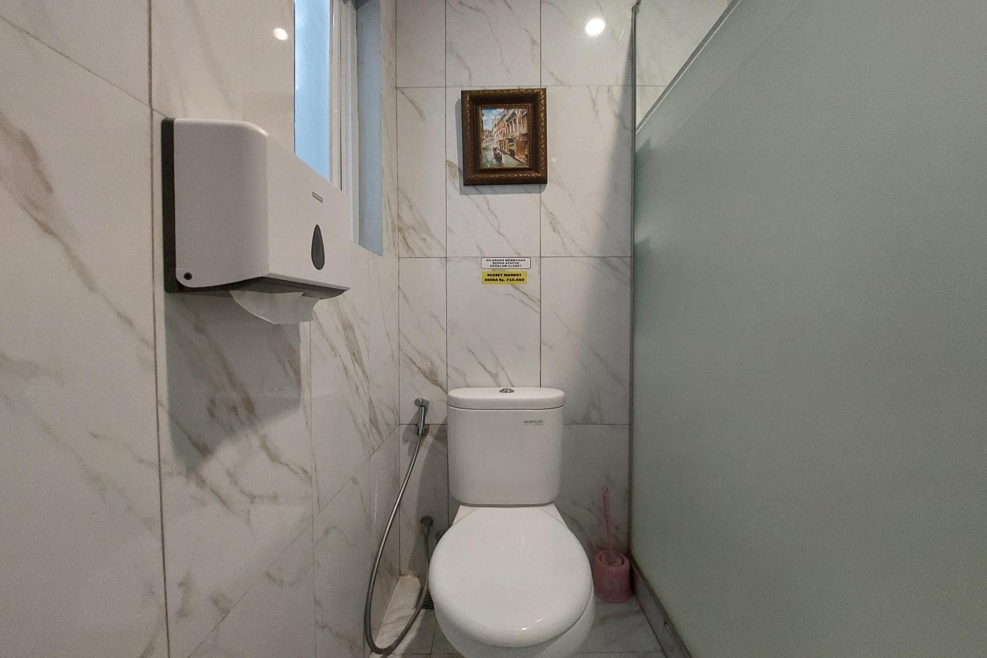 Nonie'S Huis Hotel Medan Luaran gambar