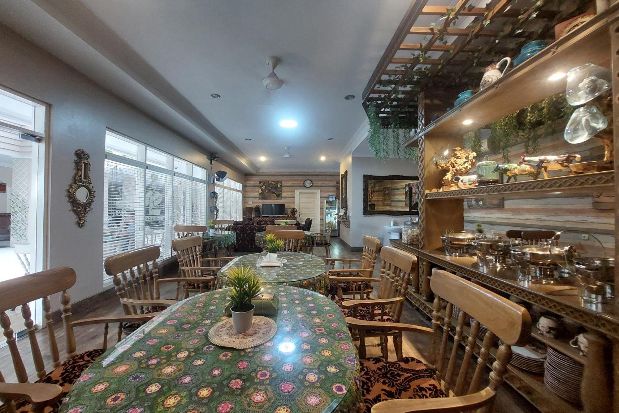 Nonie'S Huis Hotel Medan Luaran gambar