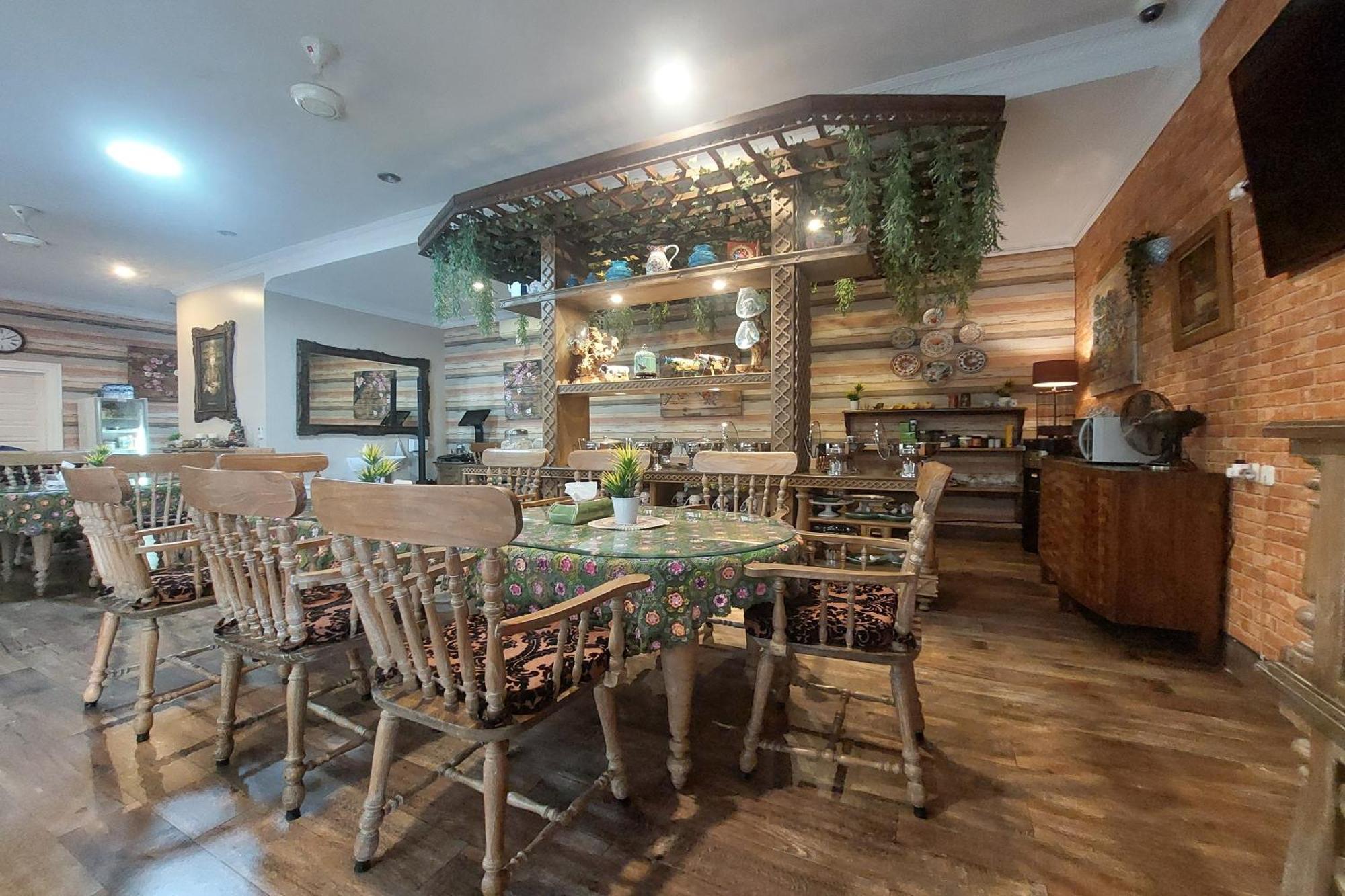 Nonie'S Huis Hotel Medan Luaran gambar