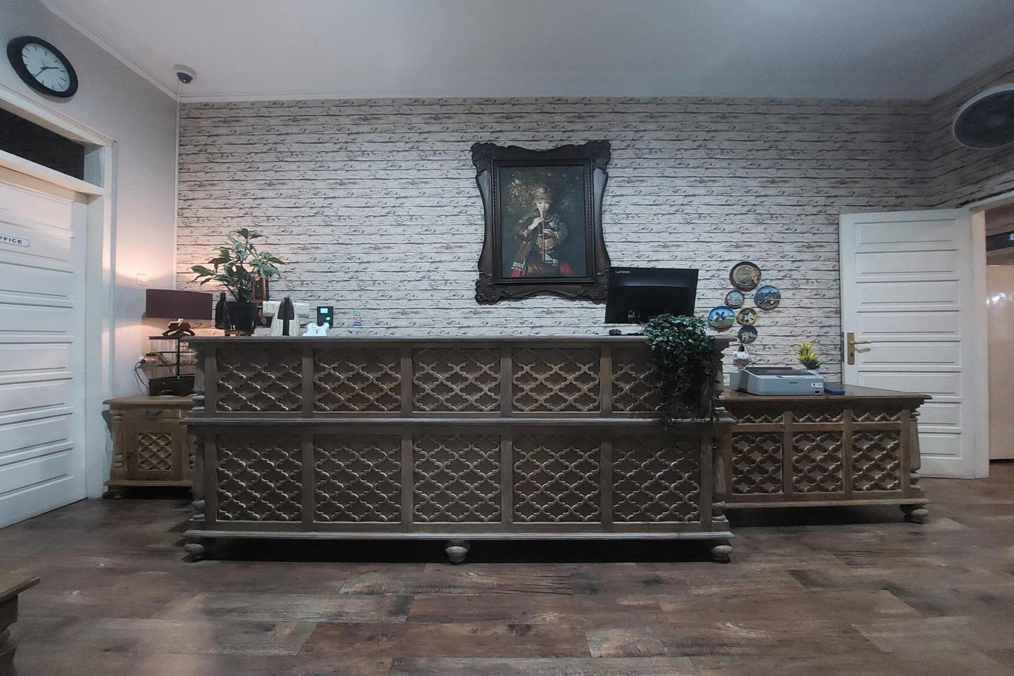 Nonie'S Huis Hotel Medan Luaran gambar
