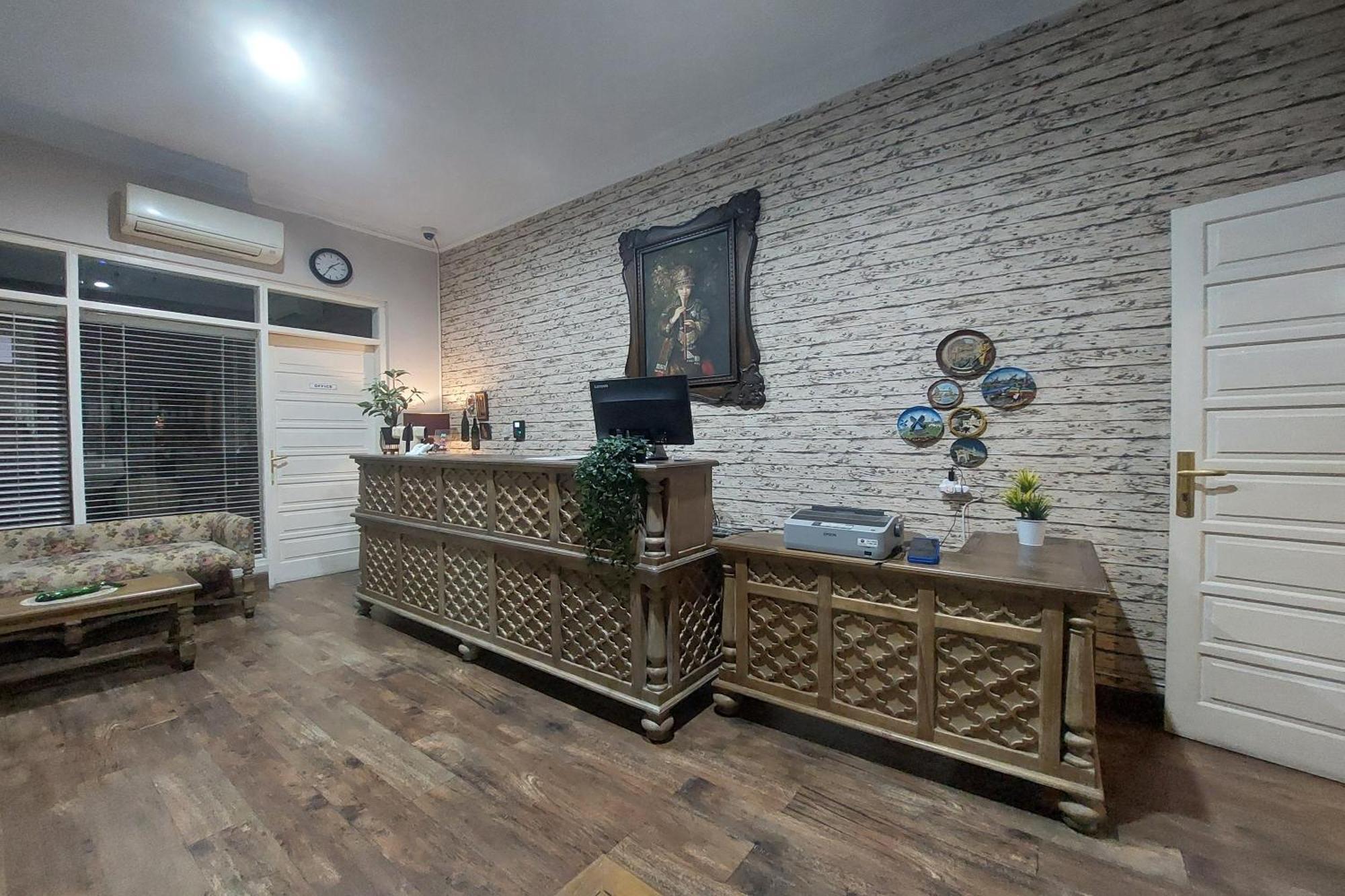 Nonie'S Huis Hotel Medan Luaran gambar